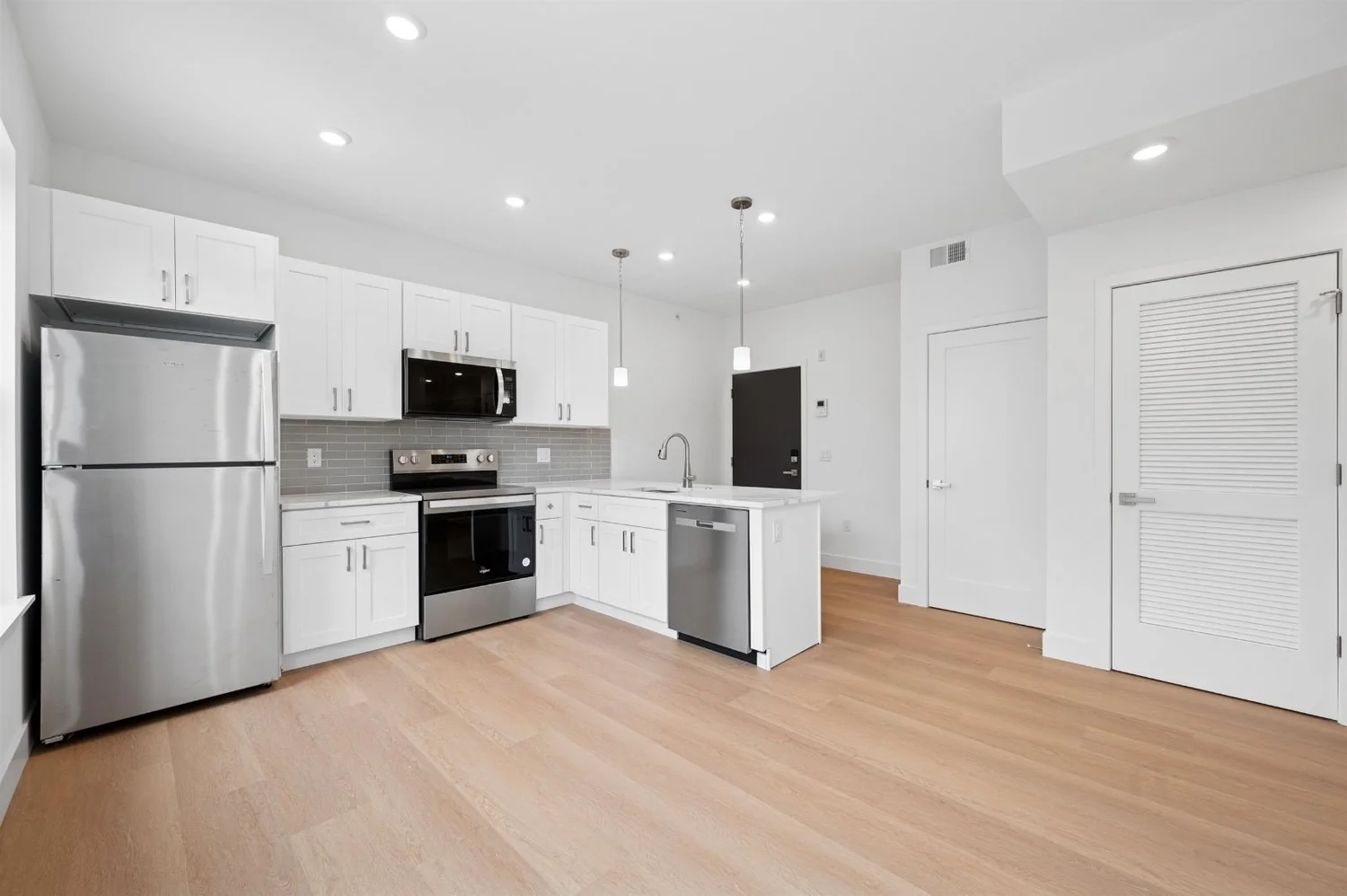 16th Street — project photograph 11